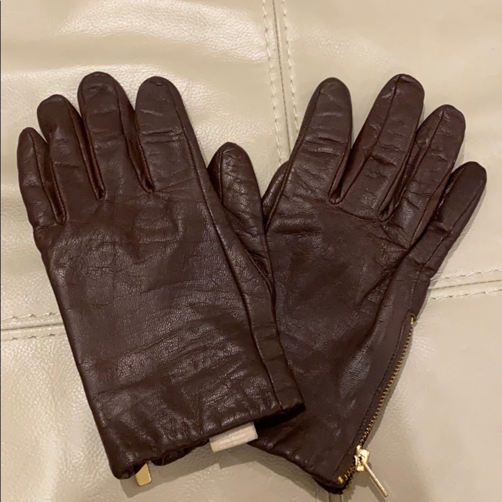 Leather gloves